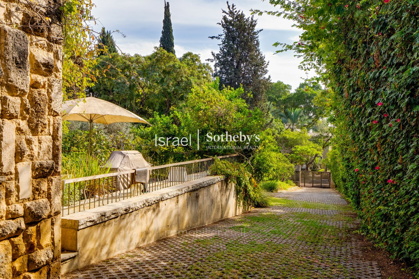 Casarão 10 cômodos Savion Savion 651-IBL-72