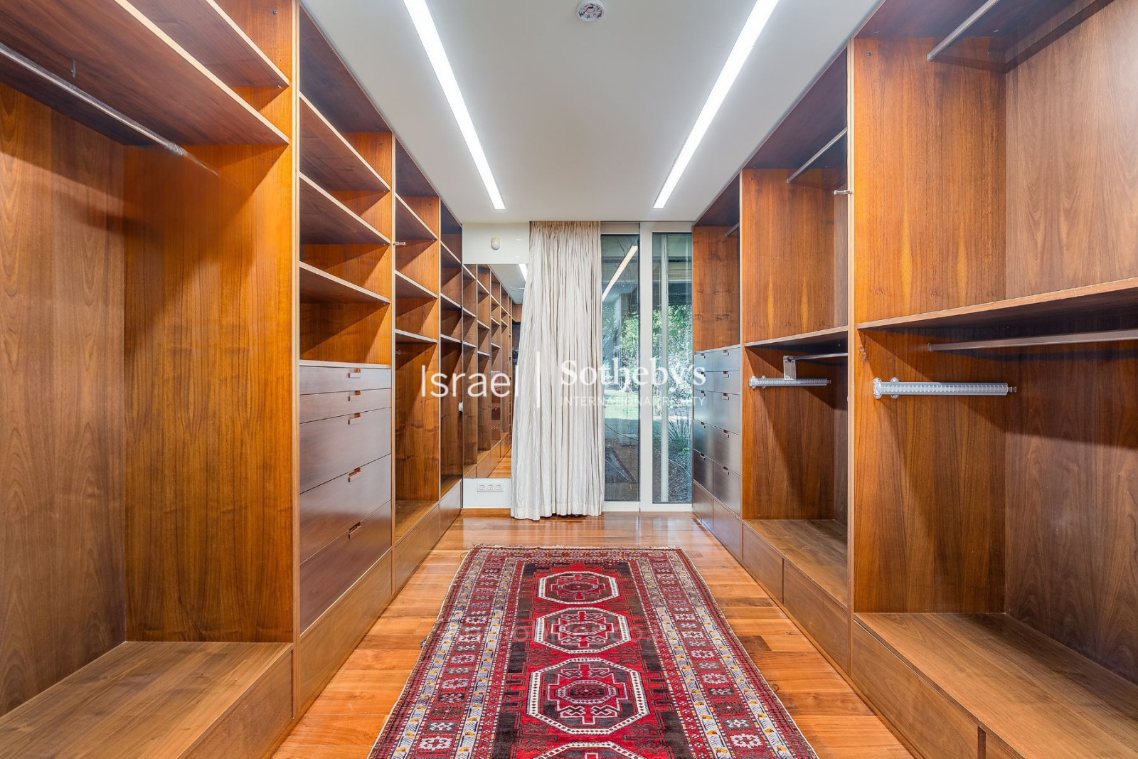 Casarão 10 cômodos Savion Savion 651-IBL-72