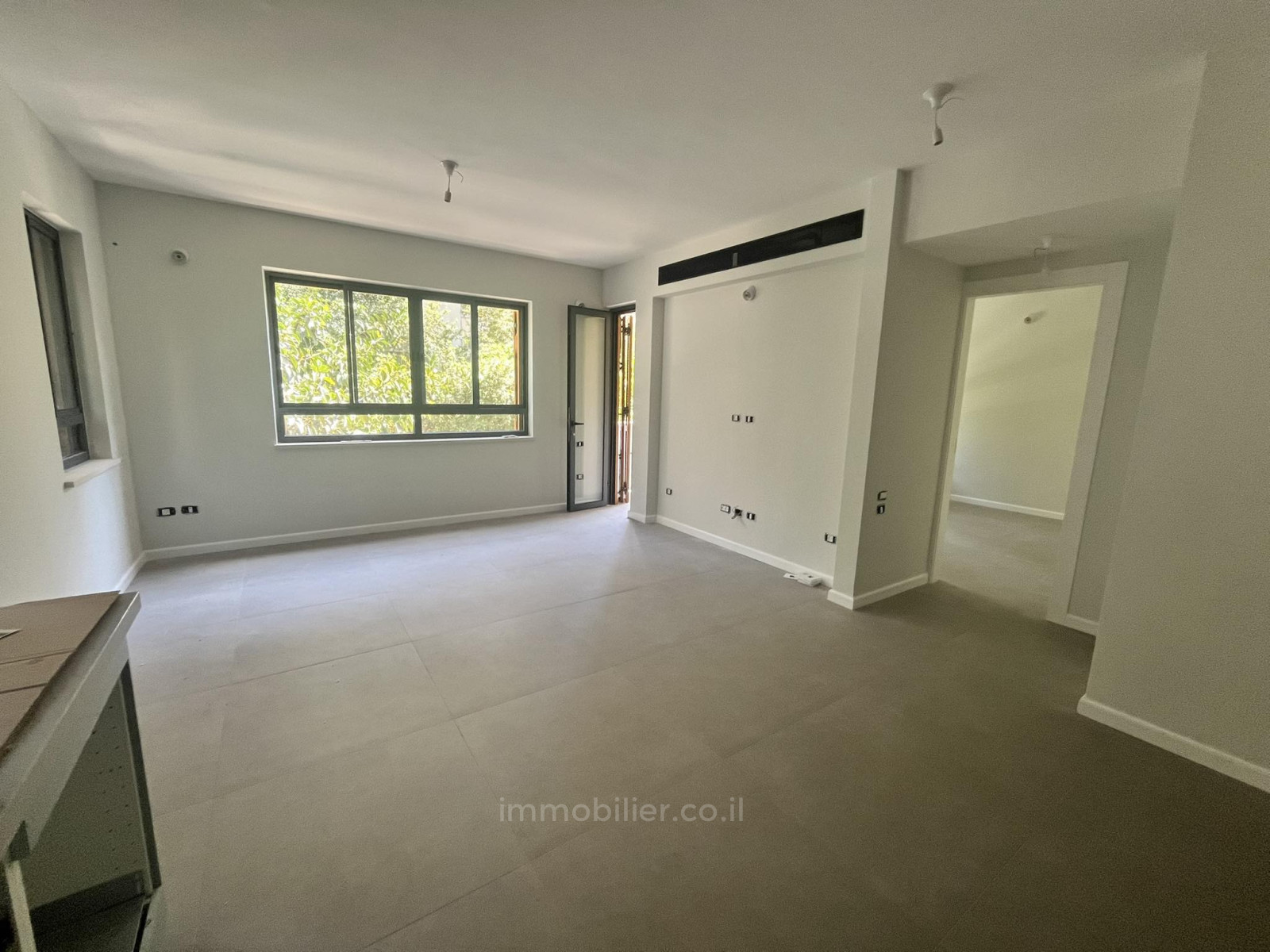 Apartamento 4 cômodos Tel Aviv Lev Tel-Aviv 804-IBL-3