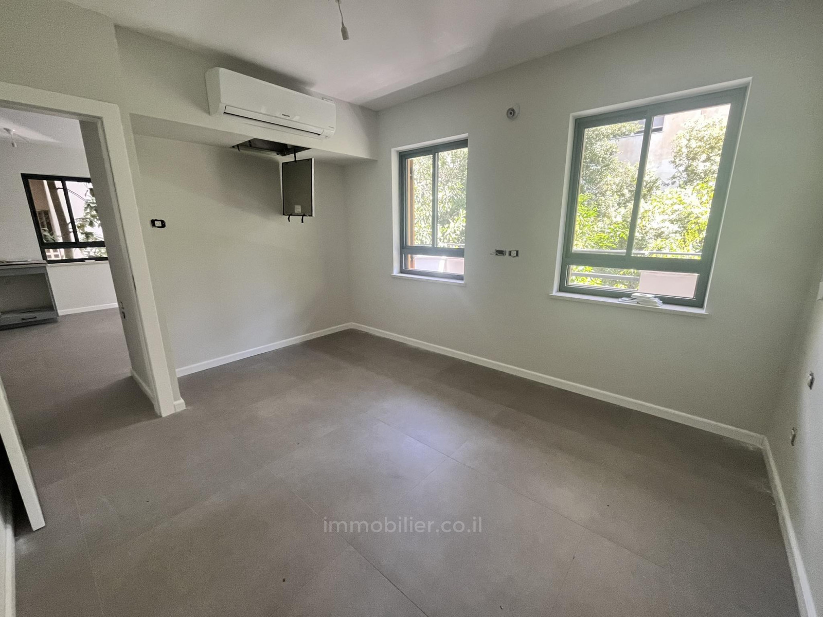 Apartamento 4 cômodos Tel Aviv Lev Tel-Aviv 804-IBL-3