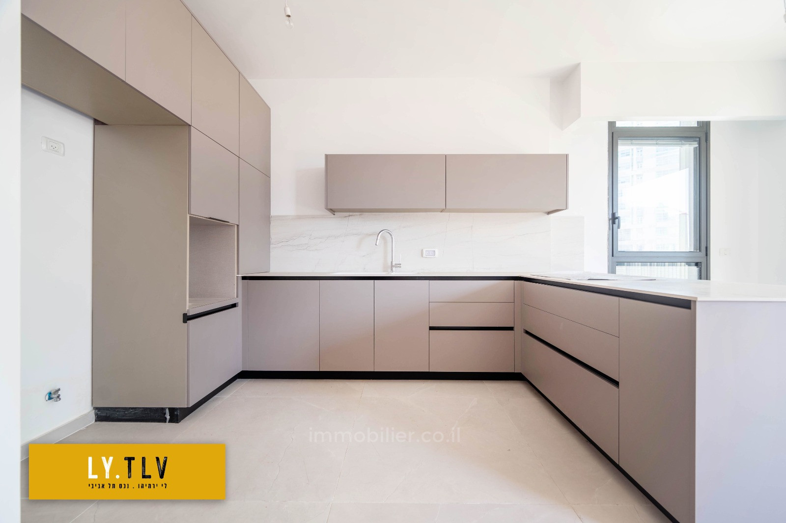 Apartamento 3 cômodos Tel Aviv tel aviv north 804-IBL-68