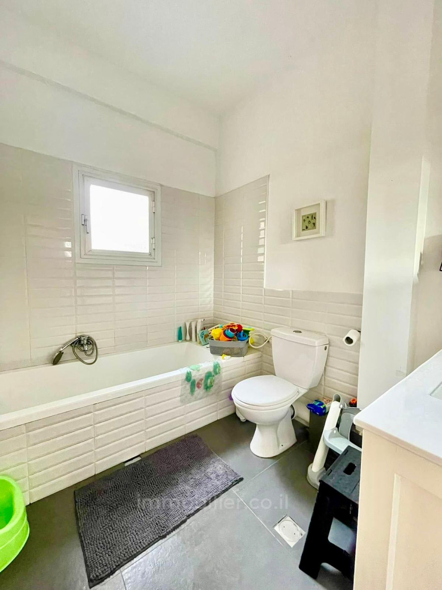 Apartamento 2.5 cômodos Tel Aviv Lev Tel-Aviv 804-IBL-74