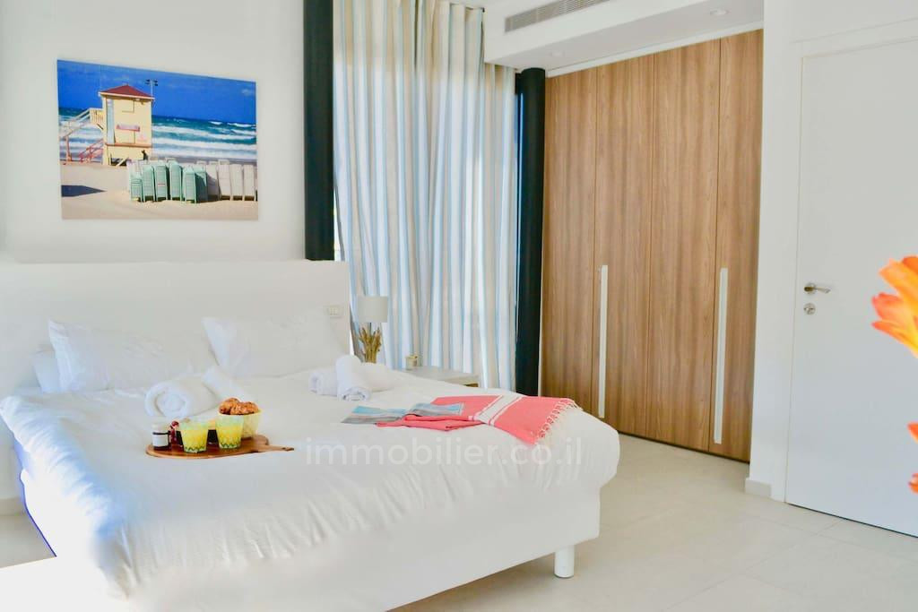 Cobertura 4 cômodos Tel Aviv Kerem Hatemanim 828-IBL-100