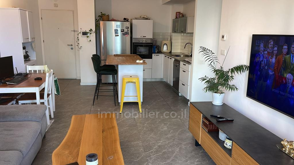 Apartamento 3 cômodos  Ramat Gan Rue Jabotinski 83-IBL-2513