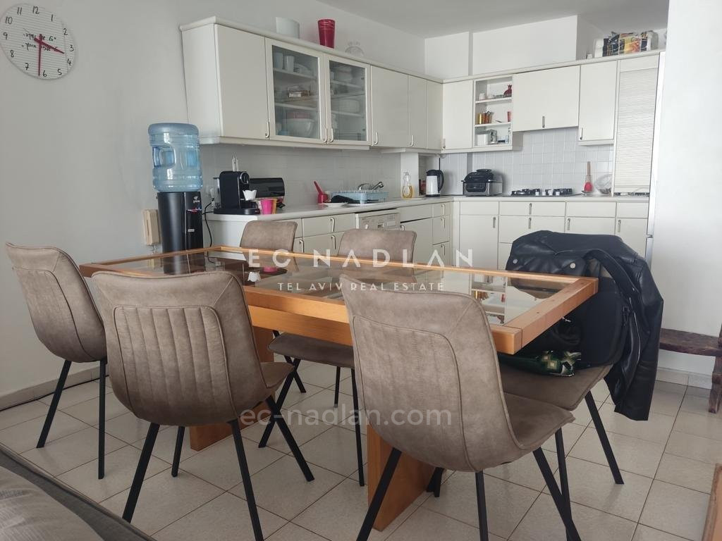 Apartamento 5 cômodos  Tel Aviv Bazel 83-IBL-2528