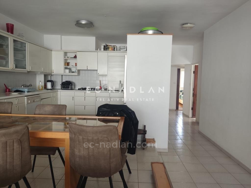 Apartamento 5 cômodos  Tel Aviv Bazel 83-IBL-2528