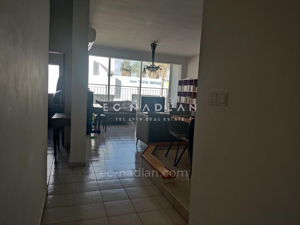 Apartamento 5 cômodos  Tel Aviv Bazel 83-IBL-2528