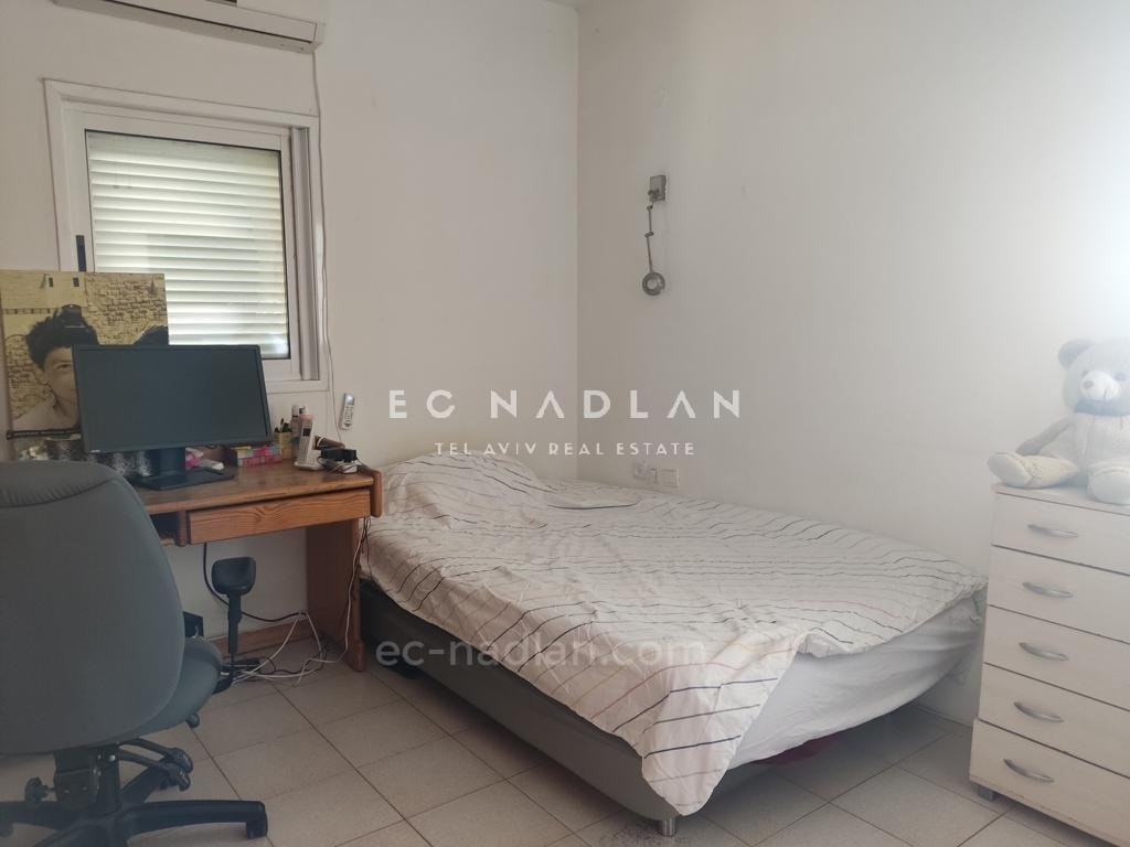 Apartamento 5 cômodos  Tel Aviv Bazel 83-IBL-2528