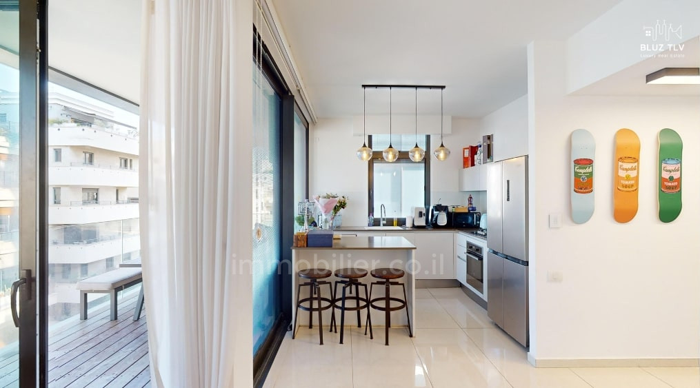 Apartamento 3 cômodos Tel Aviv Primeira linha de mar 833-IBL-6