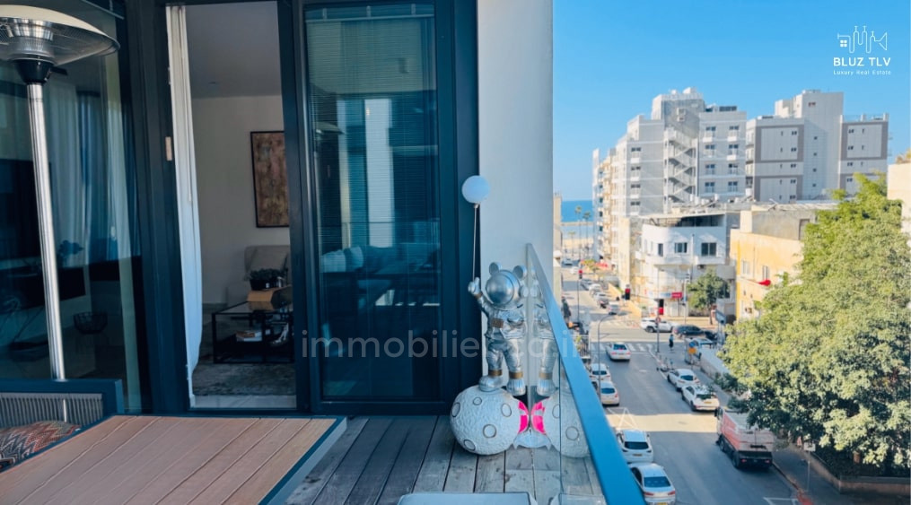 Apartamento 3 cômodos Tel Aviv Primeira linha de mar 833-IBL-6